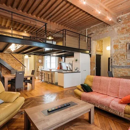 Apartament The Charming And Authentic Lintier 8 People Bellecour *